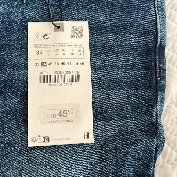 Unworn Zara Mini Flare Jeans - Picture 2 of 3